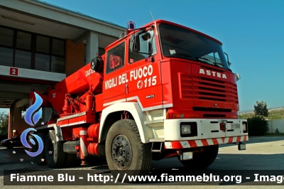 Astra BM25
Vigili del Fuoco
Comando Provinciale di Perugia
Distaccamento Permanente di Foligno (PG)
AutoGru da 40 ton allestimento Castelli
VF 13806
Parole chiave: Astra BM25 VF13806