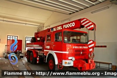 Fiat 300PC
Vigili del Fuoco
Comando Provinciale di Teramo
AutoGru da 16 ton allestimento Cristanini
VF 11693
Parole chiave: Fiat 300PC VF11693