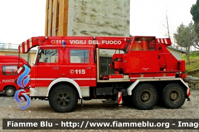 Fiat 697NP
Vigili del Fuoco
Comando Provinciale di Macerata
AutoGru da 16 ton allestimento Cristanini
VF 10681
Parole chiave: Fiat 697NP VF10681