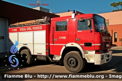 Iveco 190-26
Vigili del Fuoco
Comando Provinciale di Ancona
Distaccamento Permanente di Osimo (AN)
AutoPompaSerbatoio allestimento Baribbi
VF 15802
Parole chiave: Iveco 190-26 VF15802