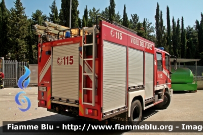 Iveco CityEuroFire 100E21 I serie
Vigili del Fuoco
Comando Provinciale dell'Aquila 
AutoPompaSerbatoio allestimento Iveco-Magirus 
Ricondizionata Fortini
VF 19813
Parole chiave: Iveco CityEuroFire_100E21_Iserie VF19813