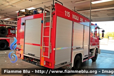 Iveco CityEuroFire 100E21 I serie
Vigili del Fuoco
Comando Provinciale di Ancona
Distaccamento Permanente di Senigallia (AN)
AutoPompaSerbatoio allestimento Iveco-Magirus
VF 20697
Parole chiave: Iveco CityEuroFire_100E21_Iserie VF20697