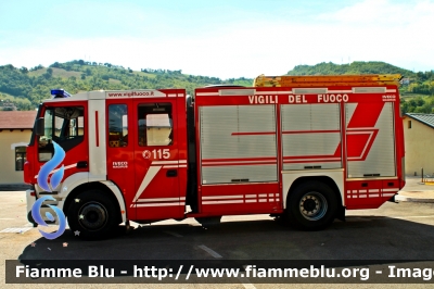 Iveco Stralis AF190S40 I serie
Vigili del Fuoco
Comando Provinciale di Teramo
AutoPompaSerbatoio allestimento Iveco-Magirus
VF 23688
Parole chiave: Iveco Stralis_AF190S40_Iserie VF23688