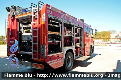 Iveco Stralis AF190S40 I serie
Vigili del Fuoco
Comando Provinciale di Ancona
Distaccamento Permanente di Senigallia (AN)
AutoPompaSerbatoio allestimento Iveco-Magirus
VF 23970
Parole chiave: Iveco Stralis_AF190S40_Iserie VF23970