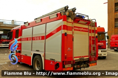 Mercedes-Benz Actros 1841 II serie
Vigili del Fuoco
Comando Provinciale di Macerata
AutoPompaSerbatoio allestimento Bai
VF 22608
Parole chiave: Mercedes-Benz Actros_1841_IIserie VF22608