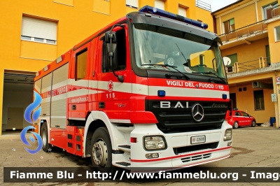 Mercedes-Benz Actros 1841 II serie
Vigili del Fuoco
Comando Provinciale di Macerata
AutoPompaSerbatoio allestimento Bai
VF 22608
Parole chiave: Mercedes-Benz Actros_1841_IIserie VF22608