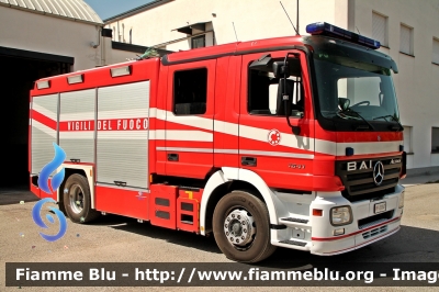 Mercedes-Benz Actros 1841 II serie
Vigili del Fuoco
Comando Provinciale di Perugia
Distaccamento Permanente di Spoleto (PG)
AutoPompaSerbatoio allestimento BAI
VF 23347
Parole chiave: Mercedes-Benz Actros_1841_IIserie VF23347