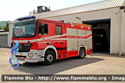 Mercedes-Benz Actros 1841 II serie
Vigili del Fuoco
Comando Provinciale di Perugia
Distaccamento Permanente di Spoleto (PG)
AutoPompaSerbatoio allestimento BAI
VF 23347
Parole chiave: Mercedes-Benz Actros_1841_IIserie VF23347