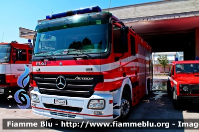 Mercedes-Benz Actros 1841 II serie
Vigili del Fuoco
Comando Provinciale di Teramo
Distaccamento Permanente di Roseto degli Abruzzi (TE)
AutoPompaSerbatoio allestimento Bai
VF 24466
Parole chiave: Mercedes-Benz Actros_1841_IIserie VF24466