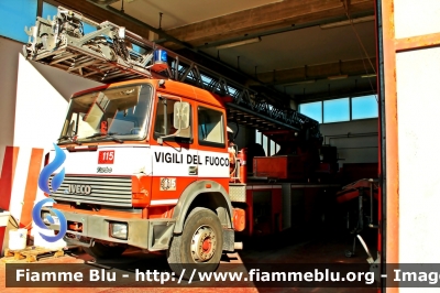 Iveco 190-26
Vigili del Fuoco
Comando Provinciale di Macerata
Distaccamento Permanente di Civitanova Marche (MC)
AutoScala da 30 metri allestimento Iveco-Magirus
VF17110
Parole chiave: Iveco 190-26 VF17110