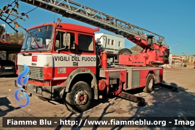 Iveco 190-26
Vigili del Fuoco
Comando Provinciale di Macerata
Distaccamento Permanente di Civitanova Marche (MC)
VF 17110
Parole chiave: Iveco 190-26 VF17110