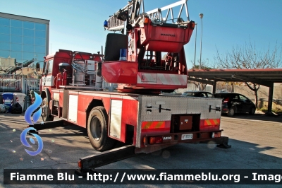 Iveco 190-26
Vigili del Fuoco
Comando Provinciale di Macerata
Distaccamento Permanente di Civitanova Marche (MC)
Autoscala da 30 metri allestimento Iveco-Magirus
VF 17110
Parole chiave: Iveco 190-26 VF17110