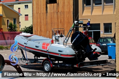 Carrello Gommone
Vigili del Fuoco
Comando Provicnciale di Teramo
Distaccamento Permanente di Roseto degli Abruzzi (TE)
VF R3447
Parole chiave: VFR3447