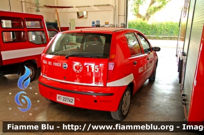 Fiat Punto III serie
Vigili del Fuoco
Comando Provinciale di Perugia
Distaccamento Permanente di Spoleto (PG)
VF 22742
Parole chiave: Fiat Punto_IIIserie VF22742