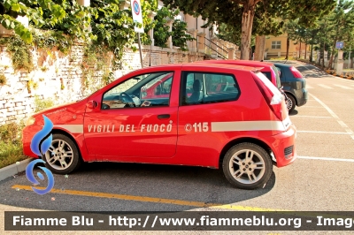 Fiat Punto III serie
Vigili del Fuoco 
Comando Provinciale di Teramo
VF 25375
Parole chiave: Fiat Punto_IIIserie VF25375