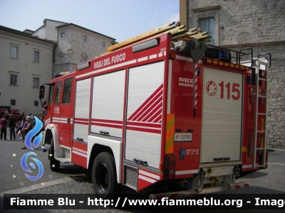 Iveco EuroFire 140E28 4x4 I serie
Vigili del Fuoco
Comando Provinciale di Ascoli Piceno
AutoPompaSerbatoio allestimento Iveco-Magirus
VF 22765
Parole chiave: Iveco EuroFire_140E28_4x4_Iserie VF22765