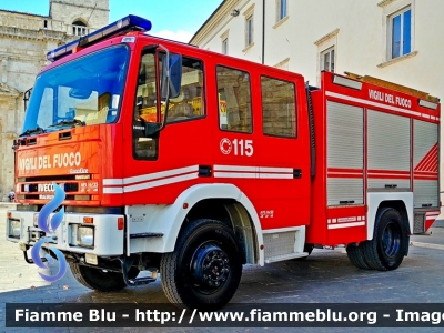 Iveco EuroFire 140E28 4x4 I serie
Vigili del Fuoco
Comando Provinciale di Ascoli Piceno
AutoPompaSerbatoio allestimento Iveco-Magirus
VF 22765
Parole chiave: Iveco / EuroFire_140E28_4x4_Iserie / VF22765