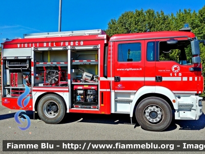 Man TGM 15.250 II Serie
Vigili del Fuoco
Scuola di Formazione Operativa
Montelibretti (RM)
AutoPompaSerbatoio allestita BAI
VF 29511
Parole chiave: Man / TGM_15.250_IISerie / VF29511