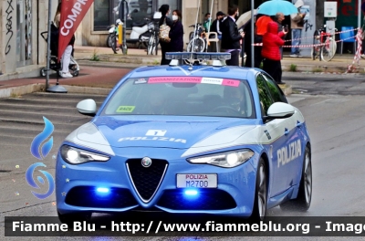 Alfa Romeo Nuova Giulia Q4
Polizia di Stato
Polizia Stradale
POLIZIA M2700
in scorta al Giro d'Italia 2021
Vettura "1"
Parole chiave: Alfa-Romeo / Nuova_Giulia_Q4 / POLIZIAM2700 / Giro_D_Italia_2021