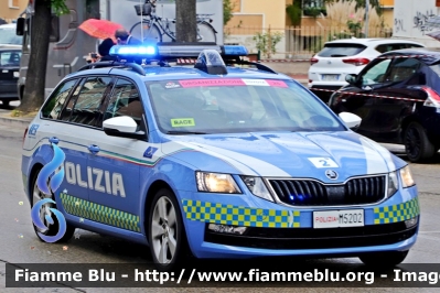 Skoda Octavia Wagon V serie
Polizia di Stato
Polizia Stradale
Allestimento Focaccia
Decorazione Grafica Artlantis
POLIZIA M5202
in scorta al Giro d'Italia 2021
Vettura "2"
Parole chiave: Skoda / Octavia_Wagon_Vserie / POLIZIAM5202 / Giro_D_Italia_2021