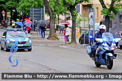 Yamaha FJR 1300 II serie
Polizia di Stato
Polizia Stradale
Allestimento Elevox
POLIZIA G3097
in scorta al Giro d'Italia 2021
Moto "Rossa"
Parole chiave: Yamaha / FJR_1300_IIserie / POLIZIAG3097 / Giro_D_Italia_2021