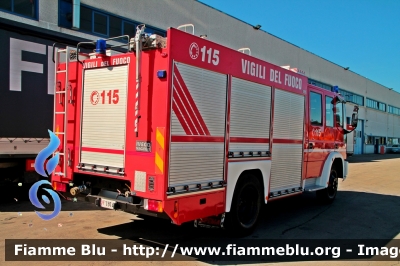 Iveco EuroFire 150E27 I serie
Vigili del Fuoco
Comando Provinciale di Firenze
Distaccamento Volontario di Calenzano (FI)
AutoPompaSerbatoio allestimento Iveco-Magirus
VF 18149
Fotografato presso l'Officina Iveco Luigi Ferrari
Parole chiave: Iveco EuroFire_150E27_Iserie VF18149