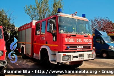 Iveco EuroFire 150E27 I serie
Vigili del Fuoco
Comando Provinciale di Chieti
AutoPompaSerbatoio allestimento Iveco-Magirus
VF 18550
Parole chiave: Iveco EuroFire_150E27_Iserie VF18550