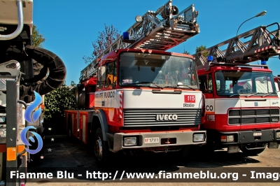 Iveco 190-26
Vigili del Fuoco
Comando Provinciale dell'Aquila
Distaccamento Permanente di Avezzano
AutoScala allestimento Iveco Magirus
Fotografata presso l'officina Iveco Luigi Ferrari
VF17111
Parole chiave: Iveco 190-26 VF17111