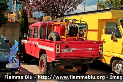 Land Rover Defender 130
Vigili del Fuoco
Comando Provinciale di Pescara
VF 19368
Fotografato presso l'officina Iveco Luigi Ferrari
Parole chiave: Land_Rover Defender_130 VF19368