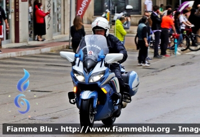 Yamaha FJR 1300 II serie 
Polizia di Stato 
Polizia Stradale 
Allestimento Elevox 
POLIZIA G3105 
in scorta al Giro d'Italia 2021 
Moto "Jolly"
Parole chiave: Yamaha / FJR_1300_IIserie / POLIZIAG3105/ Giro_D_Italia_2021