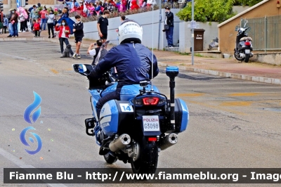 Yamaha FJR 1300 II serie 
Polizia di Stato 
Polizia Stradale 
Allestimento Elevox 
POLIZIA G3098 
in scorta al Giro d'Italia 2021 
Moto "14"
Parole chiave: Yamaha / FJR_1300_IIserie / POLIZIAG3098 / Giro_D_Italia_2021