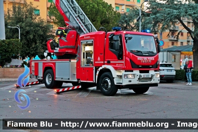 Iveco EuroCargo 180E32 IV Serie
Vigili del Fuoco
Comando Provinciale di Ascoli
AutoScala M39L da 39 metri allestimento Magirus
VF 28958
Parole chiave: Iveco EuroCargo_180E32_IVSerie VF28985 santa_Barbara_2018