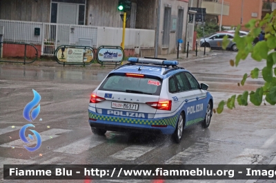 Skoda Octavia Wagon V serie
Polizia di Stato
Polizia Stradale
Allestimento Focaccia
POLIZIA M6371
Auto 4
In scorta alla Mille Miglia 2023
Parole chiave: Skoda Octavia_Wagon_Vserie POLIZIAM6371 1000_Miglia_2023