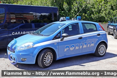 Fiat Grande Punto
Polizia di Stato
Polizia H6582
Parole chiave: Fiat Grande_Punto Polizia_H6582