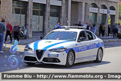 Alfa Romeo Nuova Giulia Restyle
Polizia Locale Macerata
Allestimento Celiani
POLIZIA LOCALE YA 718 AN
Parole chiave: Alfa_Romeo / Nuova_Giulia_Restyle / POLIZIALOCALEYA718AN