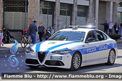 Alfa Romeo Nuova Giulia Restyle
Polizia Locale Macerata
Allestimento Celiani
POLIZIA LOCALE YA 718 AN
Parole chiave: Alfa_Romeo / Nuova_Giulia_Restyle / POLIZIALOCALEYA718AN