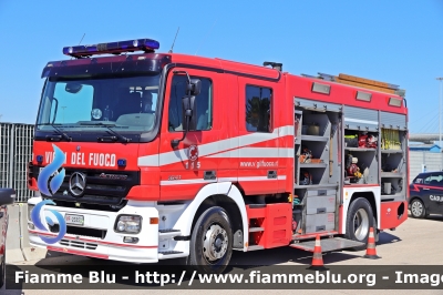 Mercedes-Benz Actros 1841 II serie 
Vigili del Fuoco
Comando Provinciale di Pescara
AutoPompaSerbatoio allestimento BAI
VF 23353
Parole chiave: Mercedes-Benz Actros_1841_IIserie VF_23363