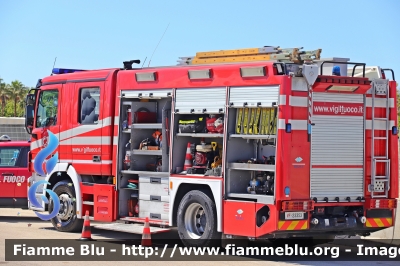 Mercedes-Benz Actros 1841 II serie 
Vigili del Fuoco
Comando Provinciale di Pescara
AutoPompaSerbatoio allestimento BAI
VF 23353
Parole chiave: Mercedes-Benz Actros_1841_IIserie VF_23363