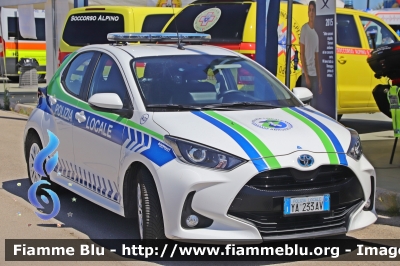 Toyota Yaris Hybrid III serie restyle
Polizia Locale Pescara
Allestimento Bertazzoni
POLIZIA LOCALE YA 233 AV
Parole chiave: Toyota Yaris_Hybrid_IIIserie_restyle POLIZIA_LOCALE_YA233AV