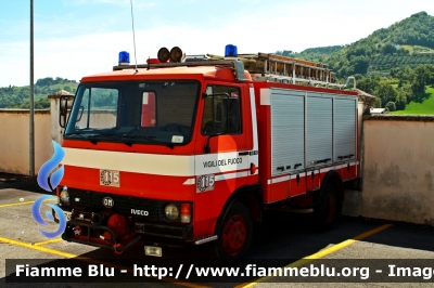 Iveco 60-10
Vigili del Fuoco
Comando Provinciale di Teramo
Polisoccorso allestimento Baribbi
VF 13748
Parole chiave: Iveco 60-10 VF13748