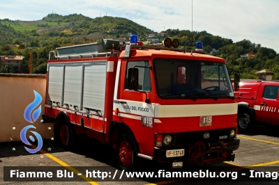 Iveco 60-10
Vigili del Fuoco
Comando Provinciale di Teramo
Polisoccorso allestimento Baribbi
VF 13748
Parole chiave: Iveco 60-10 VF13748