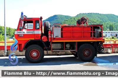 Iveco 80-17
Vigili del Fuoco
Comando Provinciale di Rieti
Allestimento Baribbi
VF 15111
Parole chiave: Iveco 80-17 VF15111