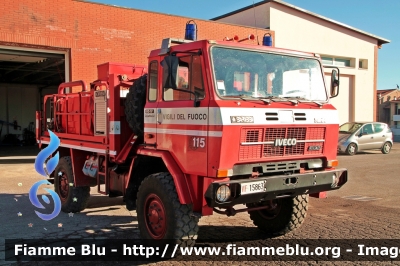 Iveco 90PC
Vigili del Fuoco
Comando Provinciale di Ancona
Distaccamento Permanente di Osimo (AN)
VF 15863
Parole chiave: Iveco 90PC VF15863