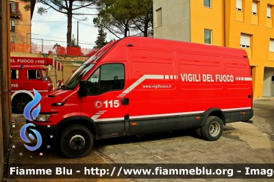 Iveco Daily III serie
Vigili del Fuoco
Comando Provinciale di Macerata
VF 23678
Parole chiave: Iveco Daily_IIIserie VF23678