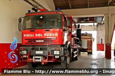 Iveco EuroTrakker 190E35 4x4
Vigili del Fuoco
Comando Provinciale di Perugia
Distaccamento Permanente di Spoleto (PG)
Nucleo Telecomunicazioni
Allestimento TCM
VF 24120
Parole chiave: Iveco EuroTrakker_190E35_4x4 VF24120