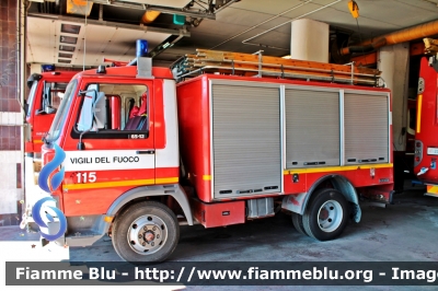 Iveco Zeta 65-12
Vigili del Fuoco
Comando Provinciale di Rieti
Polisoccorso allestimento Baribbi con modulo da 400 litri d'acqua
VF17203
Parole chiave: Iveco Zeta_65-12 VF17203