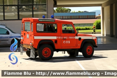 Land Rover Defender 90
Vigili del Fuoco
Comando Provinciale di Terni
VF 19601
Parole chiave: Land-Rover Defender_90 VF19601