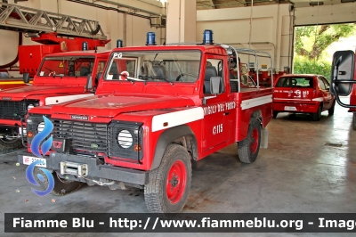 Land Rover Defender 110
Vigili del Fuoco
Comando Provinciale di Perugia
Distaccamento Permanente di Spoleto(PG)
VF 22924
Parole chiave: Land-Rover Defender_110 VF22924