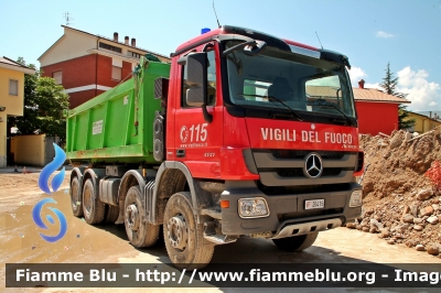 Mercedes-Benz Actros 4141 III serie 
Vigili del Fuoco
Comando Provinciale dell'Aquila
Allestimento Scarrabile Guimatrag
per trasporto macerie e materiali vari.
Mezzo Acquistato dal Commissario delegato per la Ricostruzione dei territori abruzzesi colpiti dal sisma del
6 aprile 2009
VF 26416
Parole chiave: Mercedes-Benz Actros_4141_IIIserie VF26416