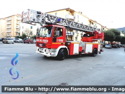 Iveco EuroFire 150E27 I serie
Vigili del Fuoco
Comando Provinciale di Ascoli Piceno
AutoScala da 37 metri allestimento Iveco-Magirus
VF 19236
Parole chiave: Iveco EuroFire_150E27_Iserie VF19236